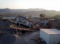 移动重锤破碎机现场试机